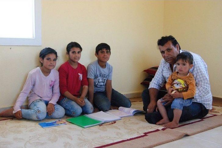 7 Çocuk Babası Cuma Akkan, 8 Yıldır Çocuklarına Annelik Yapıyor G4