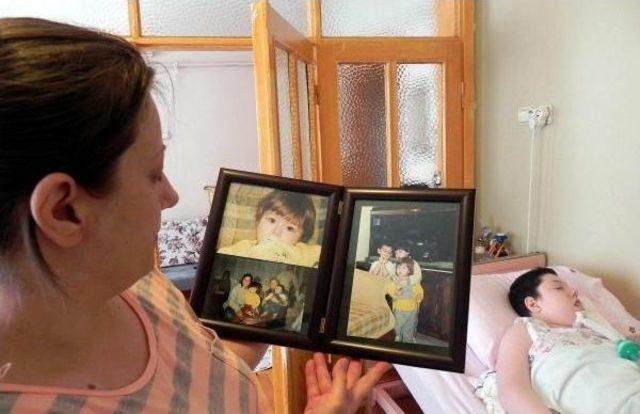 Çaresiz Hasta Kızının Başından 22 Yıldır Ayrılmayan Anne 'anneler Günü'ne Karşı