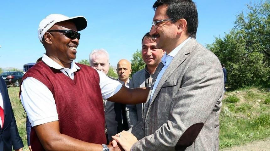 Tutsi Soykırımında &Ouml;lenlerin Anısı Kent Ormanı&rsquo;nda Yaşatılacak