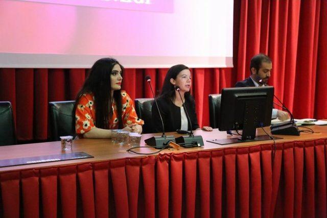 Diyarbakır&rsquo;da D&uuml;nya Hemşireler G&uuml;n&uuml; Kutlandı 1