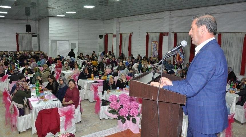 Simav&rsquo;da Yılın Annelerine &Ouml;d&uuml;l