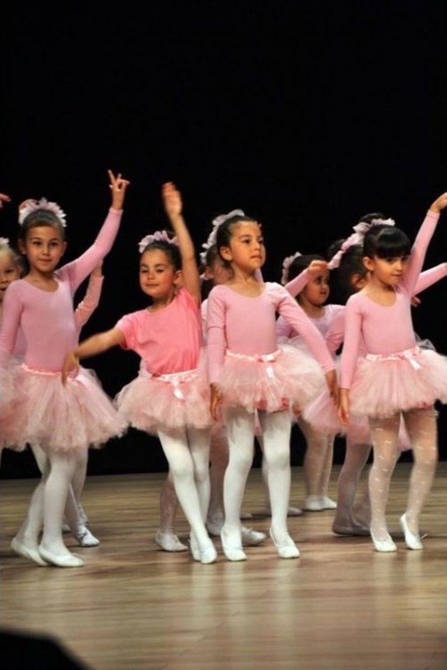 Atat&uuml;rk K&uuml;lt&uuml;r Merkezinde Yıl Sonu Buluşması 2