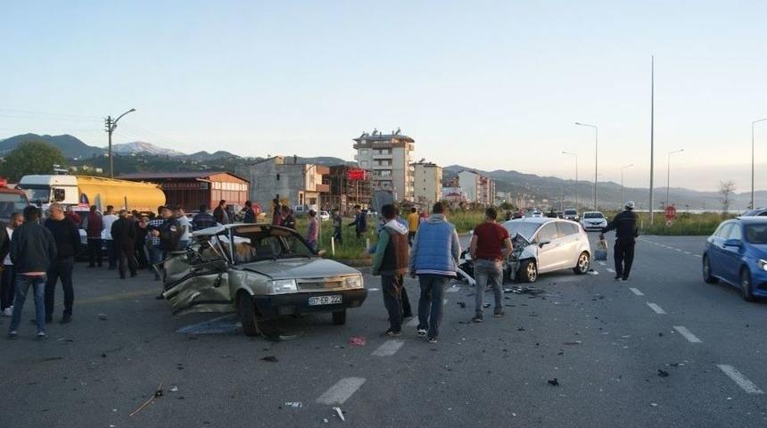 Giresun&rsquo;da Trafik Kazası: 1 &Ouml;l&uuml;, 3 Yaralı