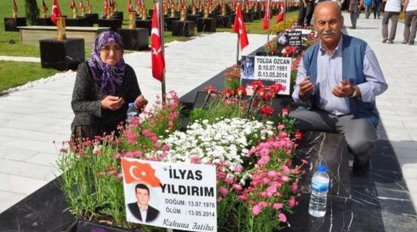 Soma'da Acının Yıl D&ouml;n&uuml;m&uuml;nde, Y&uuml;rekler Birleşti