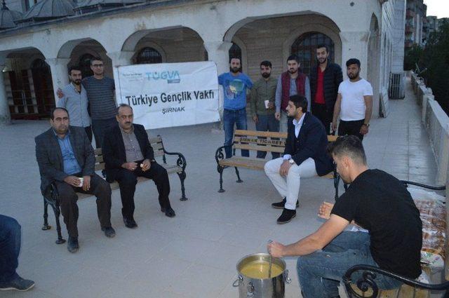 T&uuml;gva&rsquo;dan Sabah Namazında &Ccedil;orba Ve Simit İkramı 1