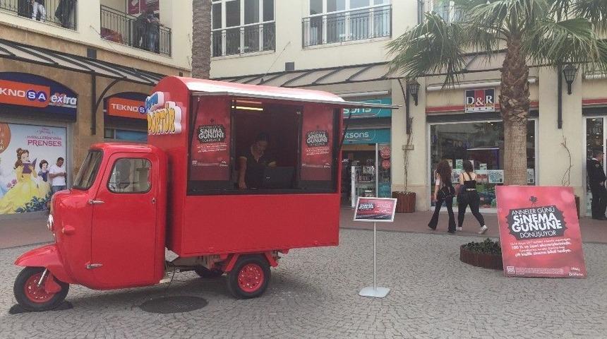 Anneler G&uuml;n&uuml;&rsquo;ne Renk Katacak &Ccedil;ifte Mutluluk