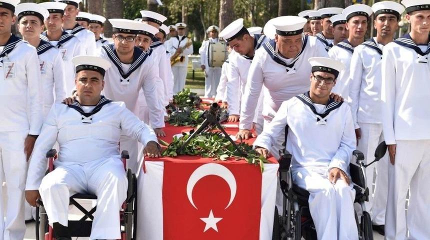 Temsili Askerlik Yapan Engelli Gen&ccedil;ler Terhis Belgelerini Aldı