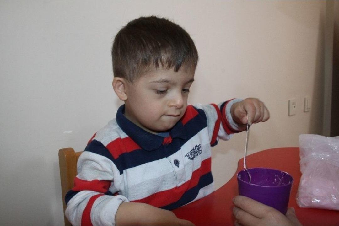 (&ouml;zel Haber) Engelli &Ouml;ğrenciler, Annelerine Elleriyle Hediye Yaptı