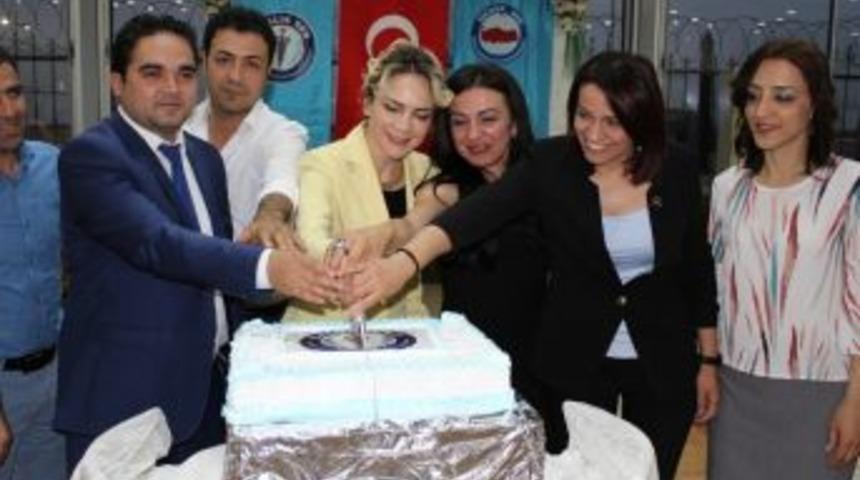 Hemşireler G&uuml;n&uuml; Etkinliğinde Stres Attılar