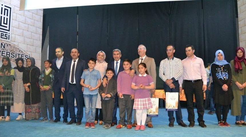 Siyer Yarışmalarında Dereceye Girenler &Ouml;d&uuml;llendirildi