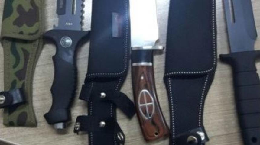 Polis Satışı Yasak Bı&ccedil;akları Topladı