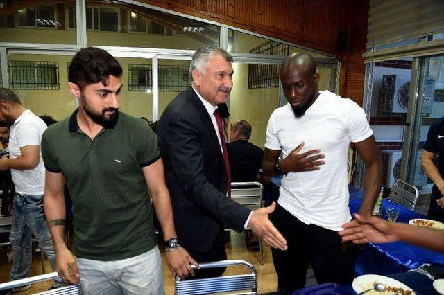 Başkan Karalar’dan Demirspor’a 150 Bin Tl Pirim