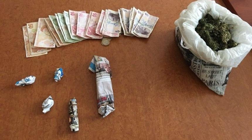 Yarım Kilo Kenevirle Yakalandı