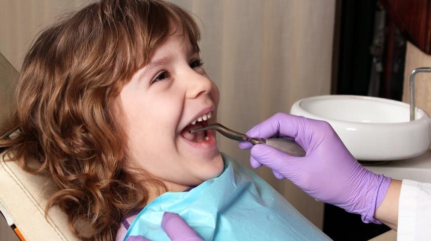 Annelere &Ccedil;ocuklarının Diş Bakımı i&ccedil;in 4 &Ouml;nemli Tavsiye