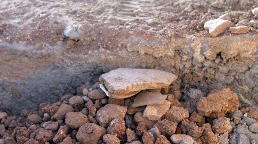 Peyzaj &Ccedil;alışmasında Kullanılan Topraktan Arkeolojik Malzemeler &Ccedil;ıktı