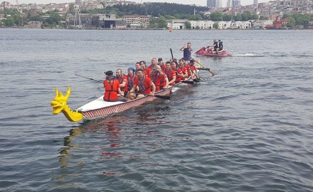Hali&ccedil;&rsquo;te Dragon Boat Yarışları Başladı