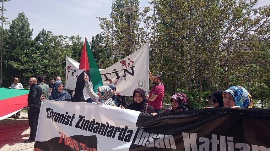 İsrail B&uuml;y&uuml;kel&ccedil;iliği &Ouml;n&uuml;nde Ezan Okundu