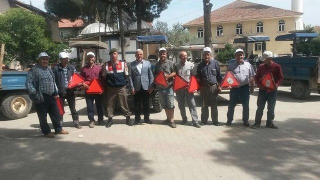 Alaşehir Ziraat Odasından Çiftçilere 100 Adet Reflektör