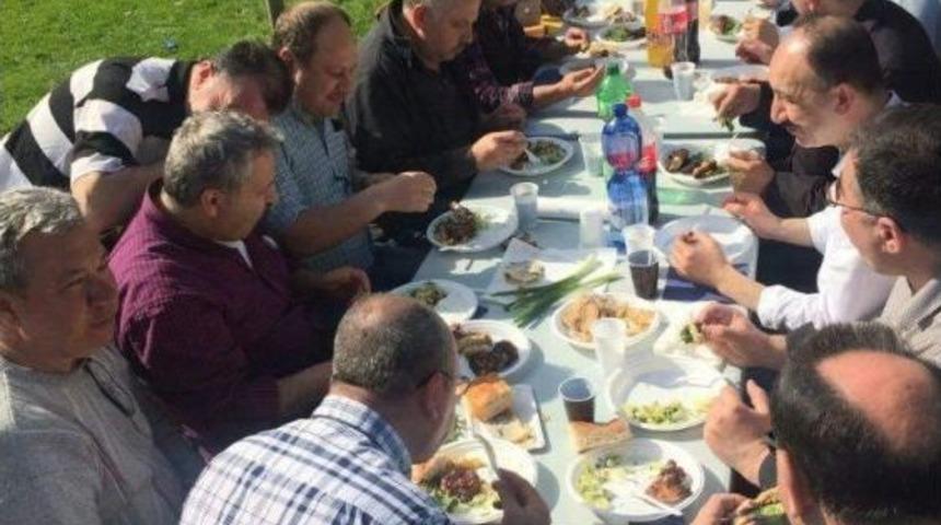 Gurbetteki K&uuml;tahyalılar&rsquo;ın Anneler G&uuml;n&uuml; Etkinliği