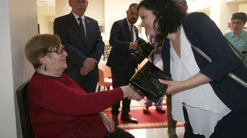 Şehit Anneleri &ldquo;anneler G&uuml;n&uuml;&rdquo;n&uuml; Huzurevinde Kutladı