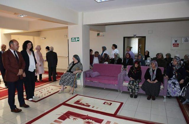 Şehit Anneleri &ldquo;anneler G&uuml;n&uuml;&rdquo;n&uuml; Huzurevinde Kutladı 1