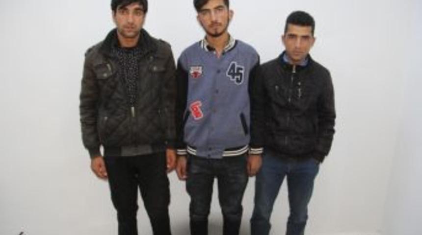 Başkale&rsquo;de 3 Ka&ccedil;ak M&uuml;lteci Yakalandı