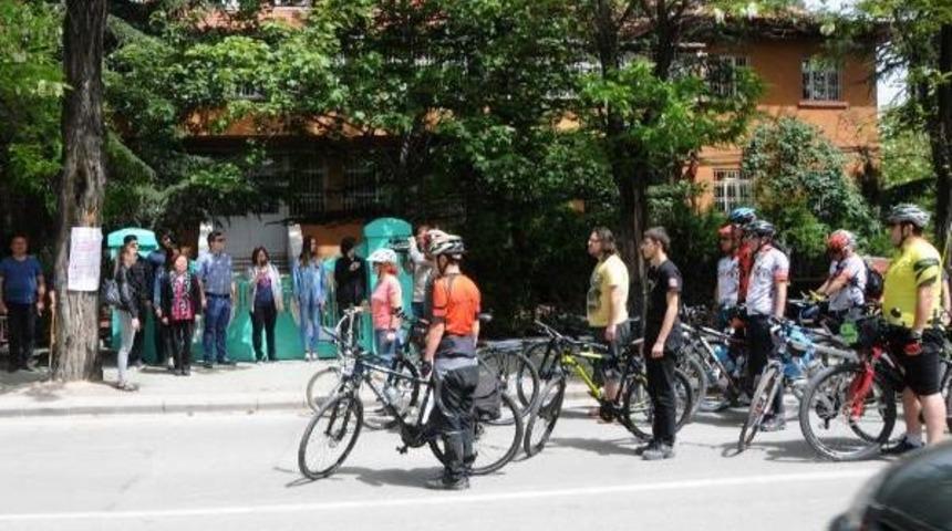 Eskişehir'de Bisikletli &Ouml;l&uuml;mlerine Tepki