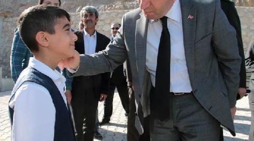 Şehit Annesine 'anneler G&uuml;n&uuml;'nde Ev Hediyesi