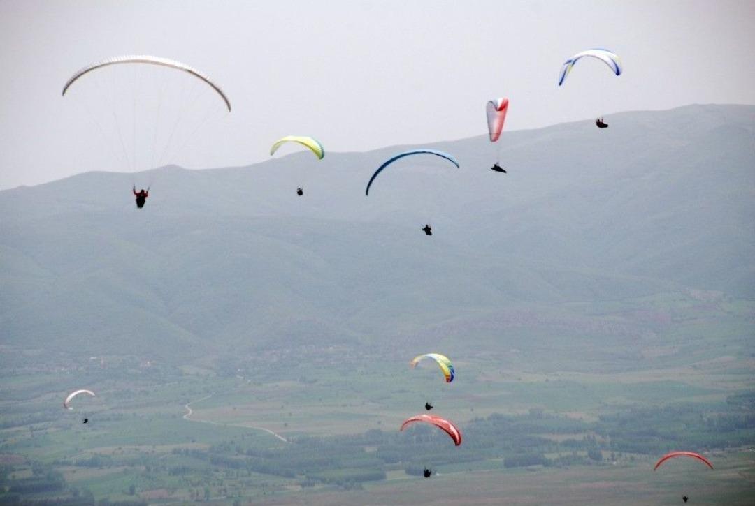 G&ouml;ky&uuml;z&uuml;nde G&ouml;rsel Ş&ouml;len