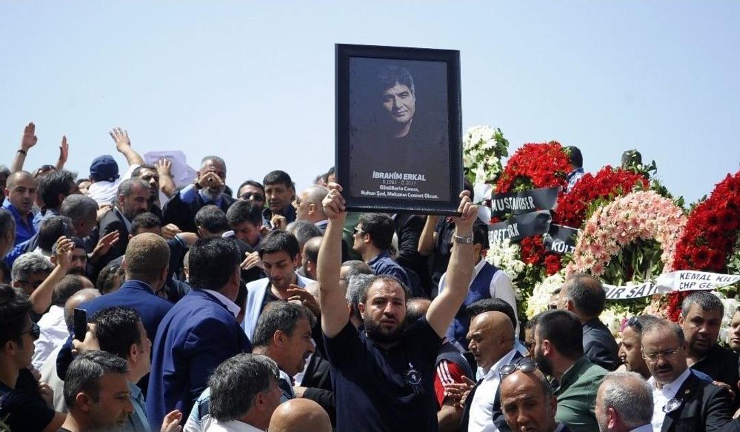 Binlerce Kişi İbrahim Erkal&rsquo;ı Son Yolculuğuna Uğurladı