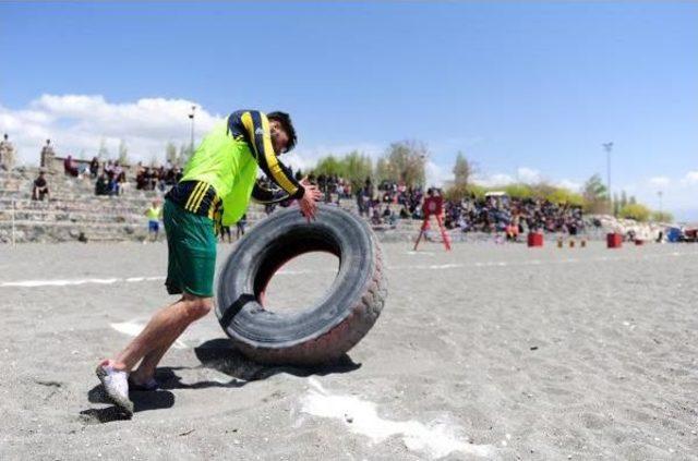 Van Gölü Sahilinde 'survivor' Yarışması