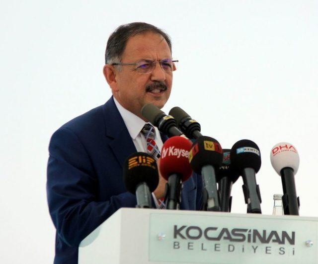 &Ccedil;evre Ve Şehircilik Bakanı Mehmet &Ouml;zhaseki: 1