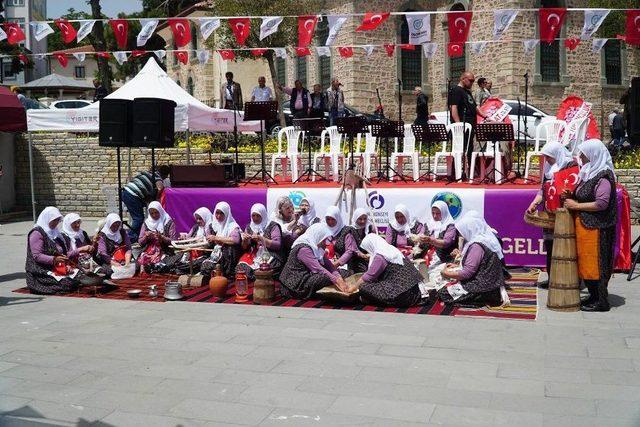 K&ouml;yl&uuml; Kadınların Korosu İzleyicileri Mest Etti 3