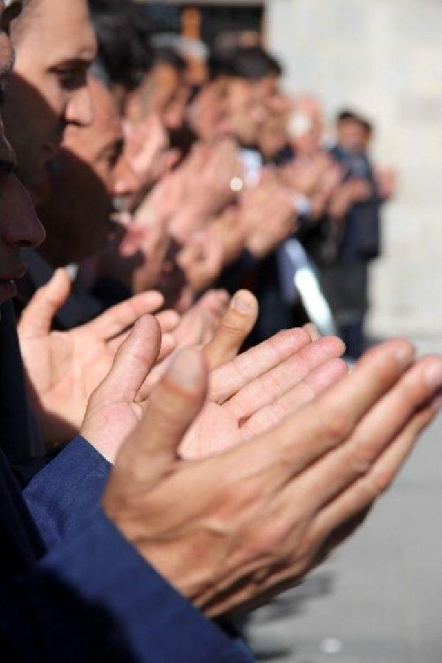 Erzurumlu Hemşehrileri İbrahim Erkal İçin Gıyabi Cenaze Namazı Kıldı 3