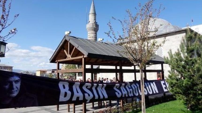 Erzurum'da İbrahim Erkal I&ccedil;in Giyabı Cenaze Namazı