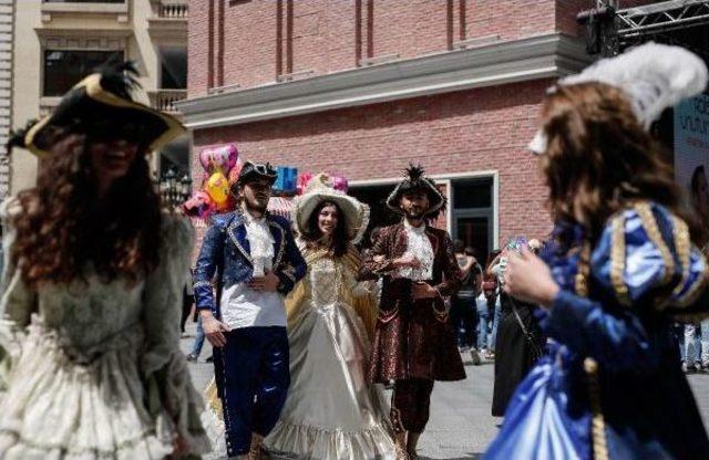 Venedik Alışveriş Karnavalı Birbirinden Eğlenceli Şovlarla Başladı 1