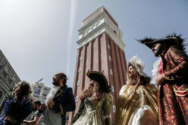 Venedik Alışveriş Karnavalı Birbirinden Eğlenceli Şovlarla Başladı 3