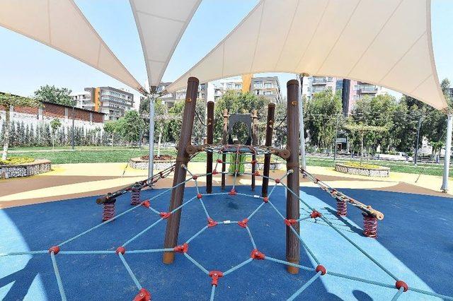 İzmirlilere Hem Modern Hem De Eğlenceli Park 1