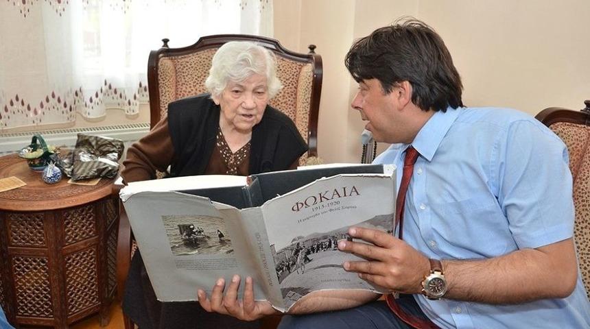 Başkan Demirağ Fo&ccedil;a&rsquo;nın En Yaşlı Annesini Ziyaret Etti