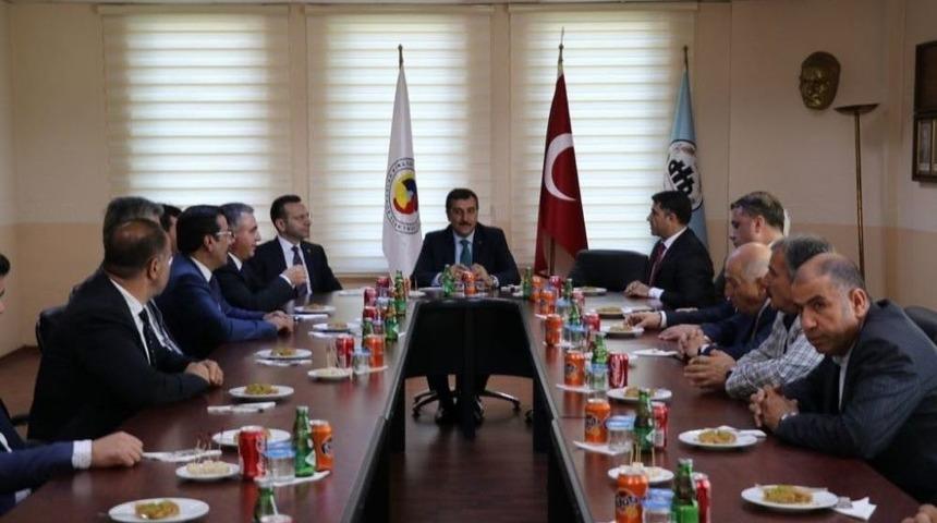 Bakan T&uuml;fenkci&rsquo;den Diyarbakır Ticaret Borsasına Ziyaret