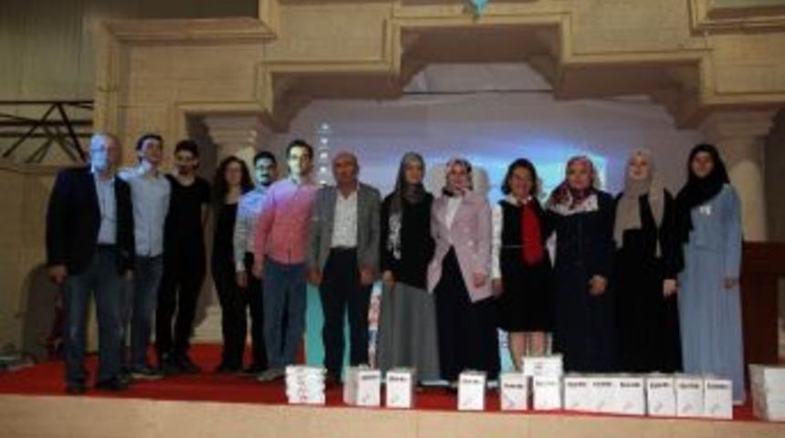 3 Yazarlı Kitap &rsquo;dağılma&rsquo; Tanıtıldı