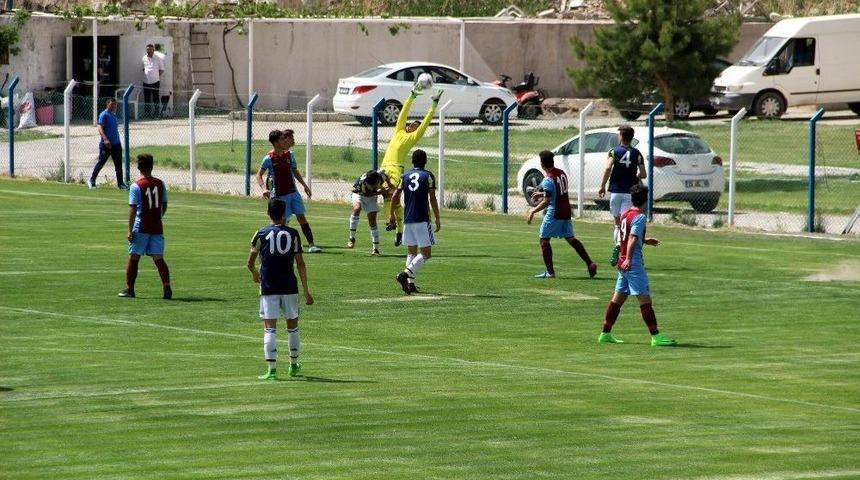 Fenerbah&ccedil;e, Trabzonspor&rsquo;u Eledi