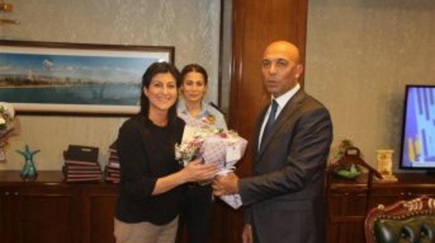 Emniyet M&uuml;d&uuml;r&uuml; Şahne, Kadın Polislerin &rsquo;anneler G&uuml;n&uuml;&rsquo;n&uuml; Kutladı