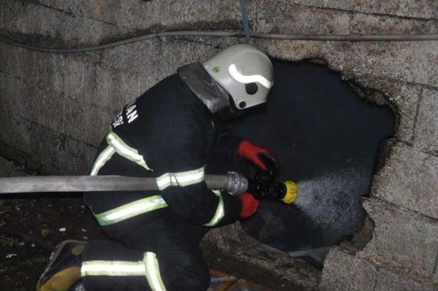 Adıyaman da T&uuml;rbede Yangın 1