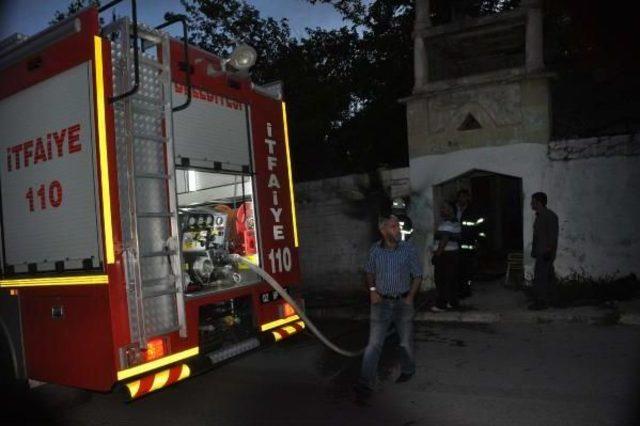 Adıyaman da T&uuml;rbede Yangın 3