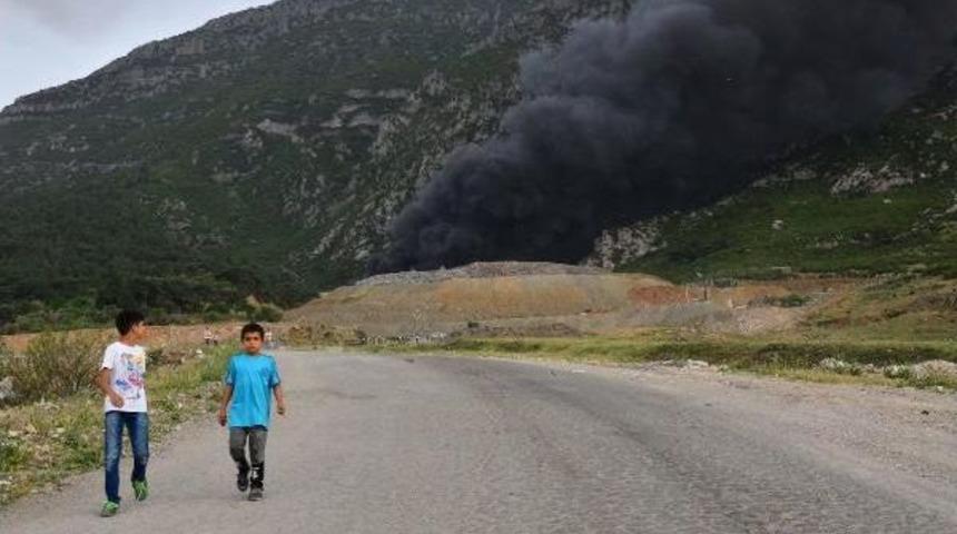 Manisa Şehir &Ccedil;&ouml;pl&uuml;ğ&uuml;nde Yangın