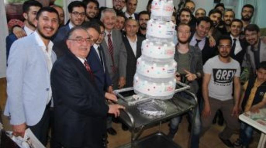 Huzur Erkek Öğrenci Yurdunda Mezuniyet Sevinci