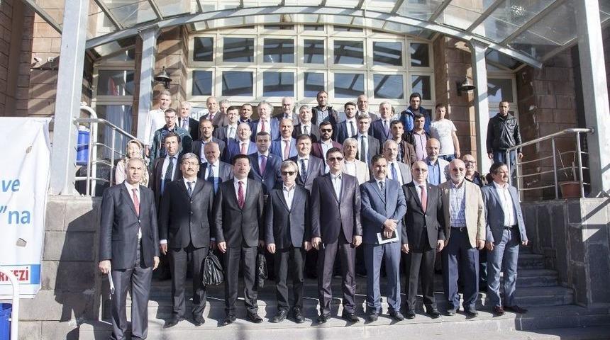 Milli Mimari Ve Ahlat&rsquo;ta T&uuml;rk Damgaları Sempozyumu