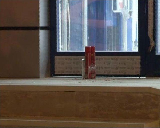 Ataşehir de Markete El Yapımı Patlayıcıyla Saldırı 2