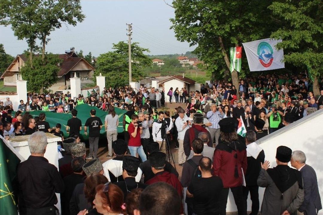 Kafkas S&uuml;rg&uuml;n&uuml;nde 153. Yıl Anıldı